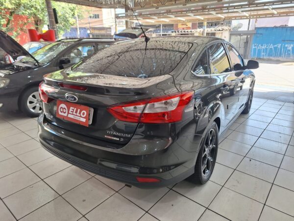 Ford Focus Sedan Titanium 2.0 - Image 2