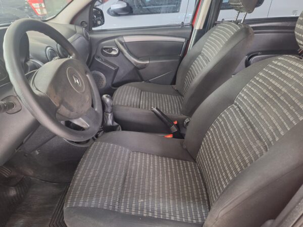 Renault Sandero Expression 1.0 16v - Image 8
