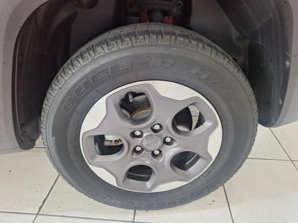 Jeep Renegade 1.8 Aut - Image 6