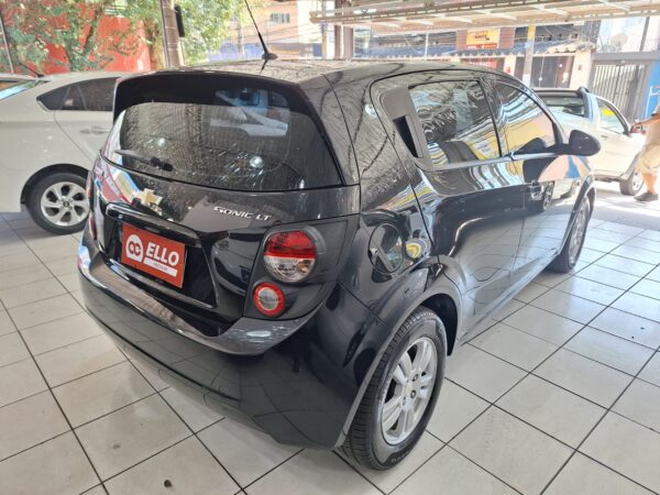 Chevrolet Sonic LT 1.6 Automático - Image 2