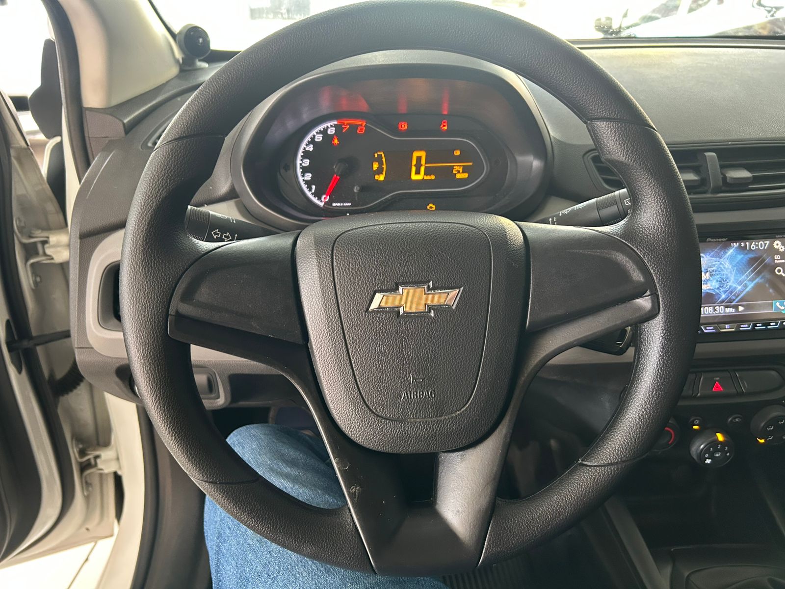 Chevrolet Onix Joy 1.0 - Imagem 9