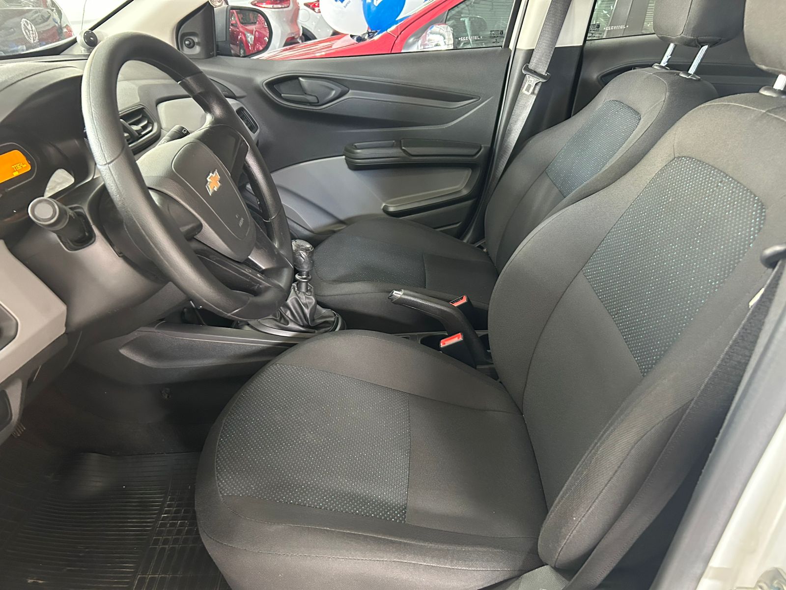 Chevrolet Onix Joy 1.0 - Imagem 8