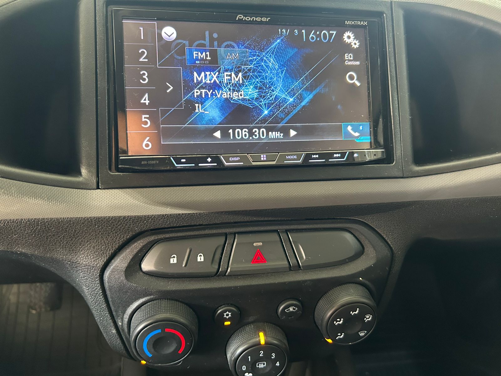 Chevrolet Onix Joy 1.0 - Imagem 11