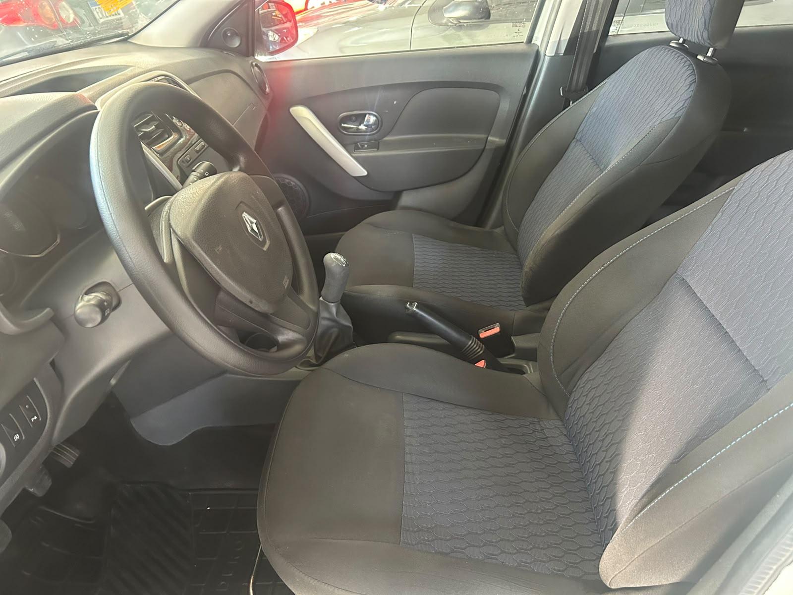 Renault Sandero Expression 1.6 16v - Imagem 8