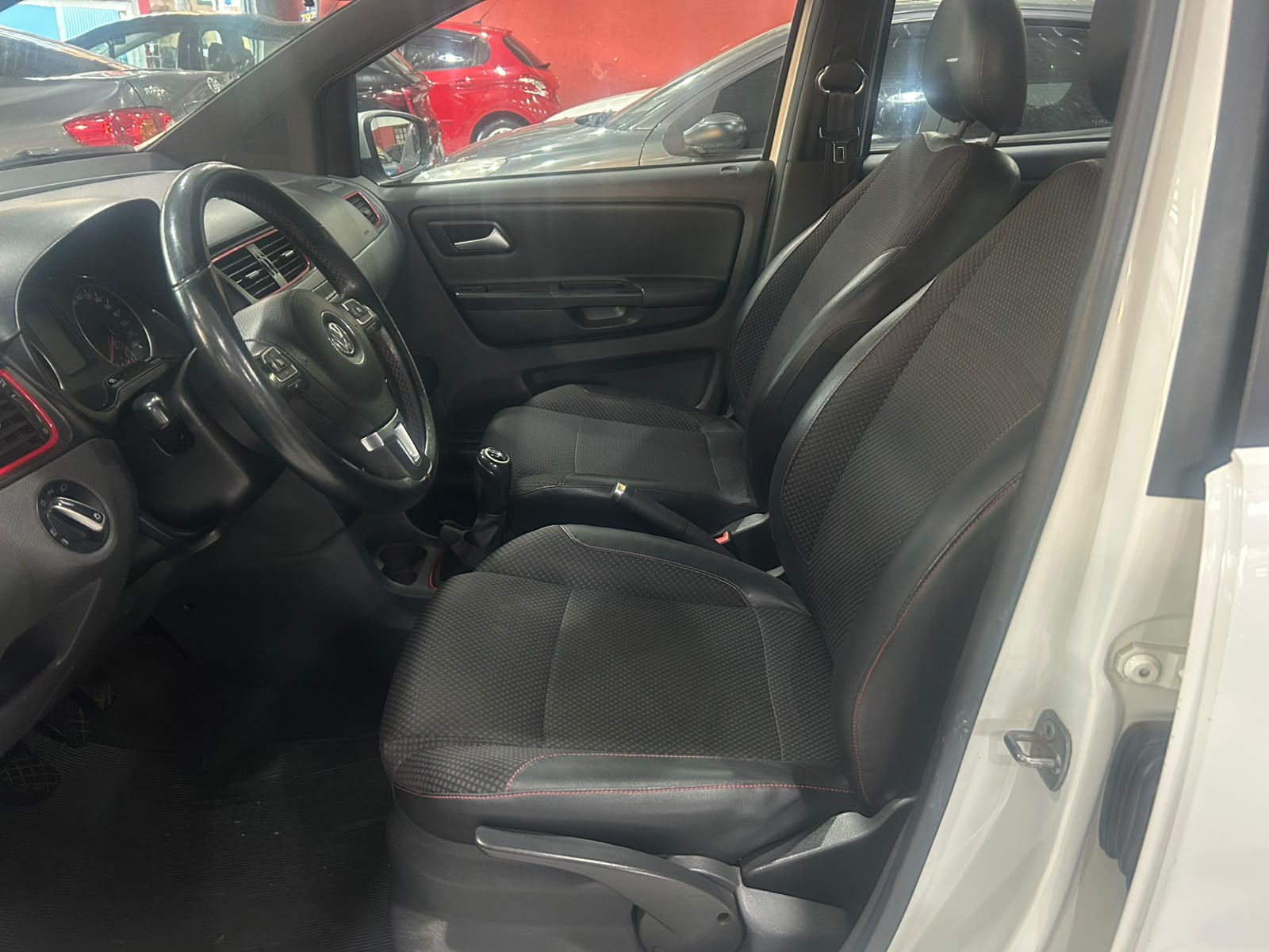 VW Fox 1.6 Rock in Rio - Imagem 8