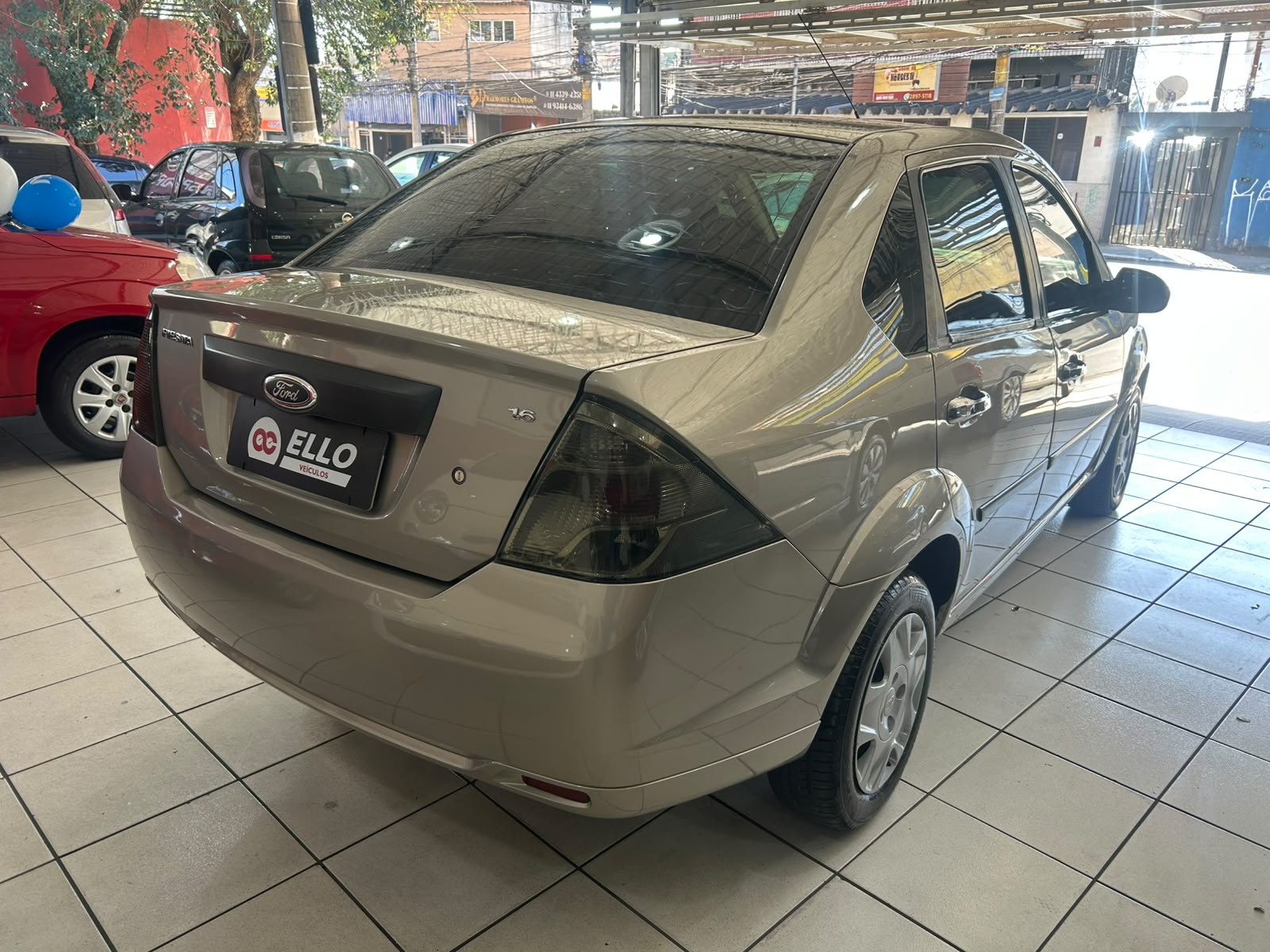 Ford Fiesta Sedan 1.6 - Imagem 2