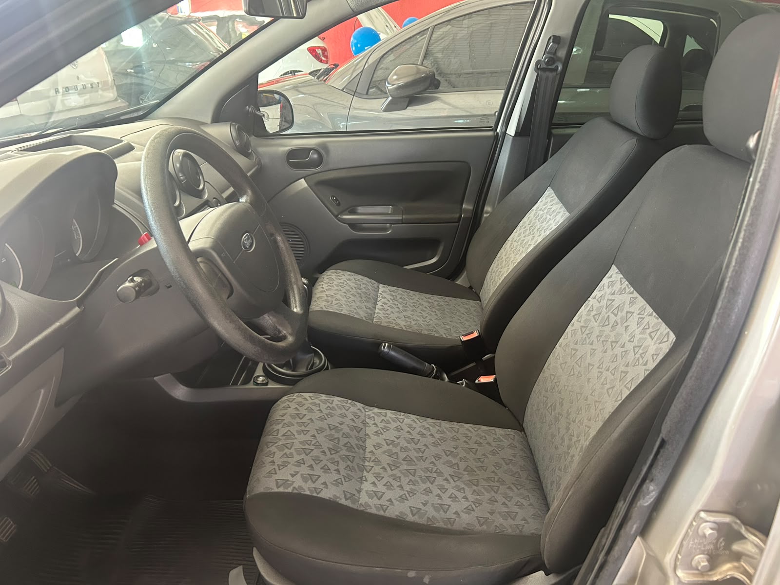 Ford Fiesta Sedan 1.6 - Imagem 8