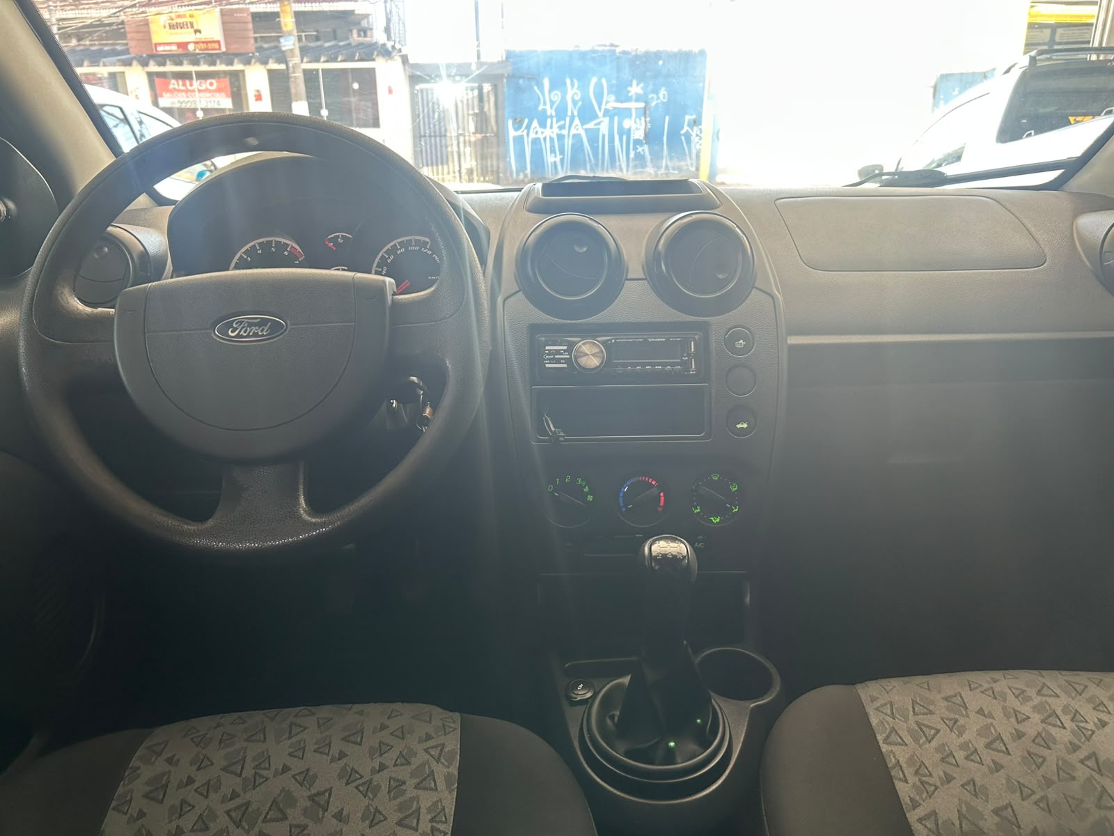 Ford Fiesta Sedan 1.6 - Imagem 9