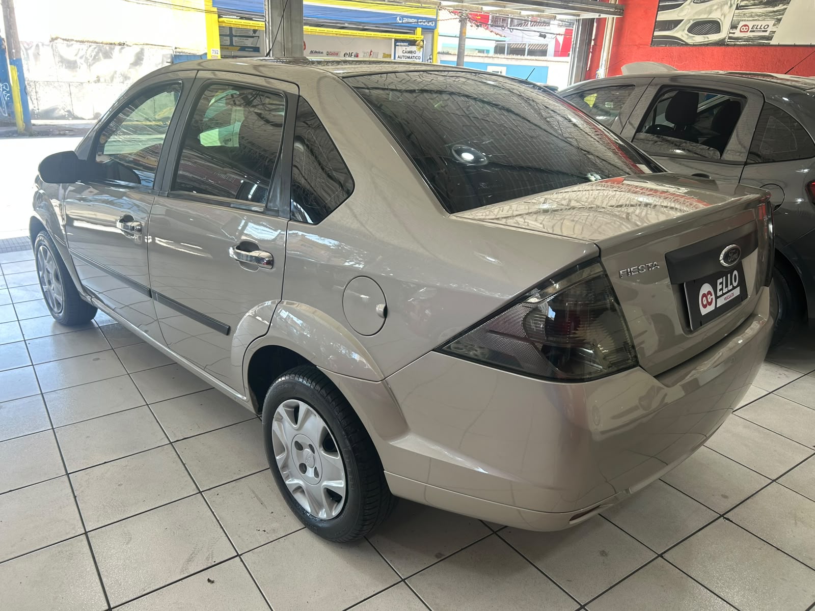 Ford Fiesta Sedan 1.6 - Imagem 4