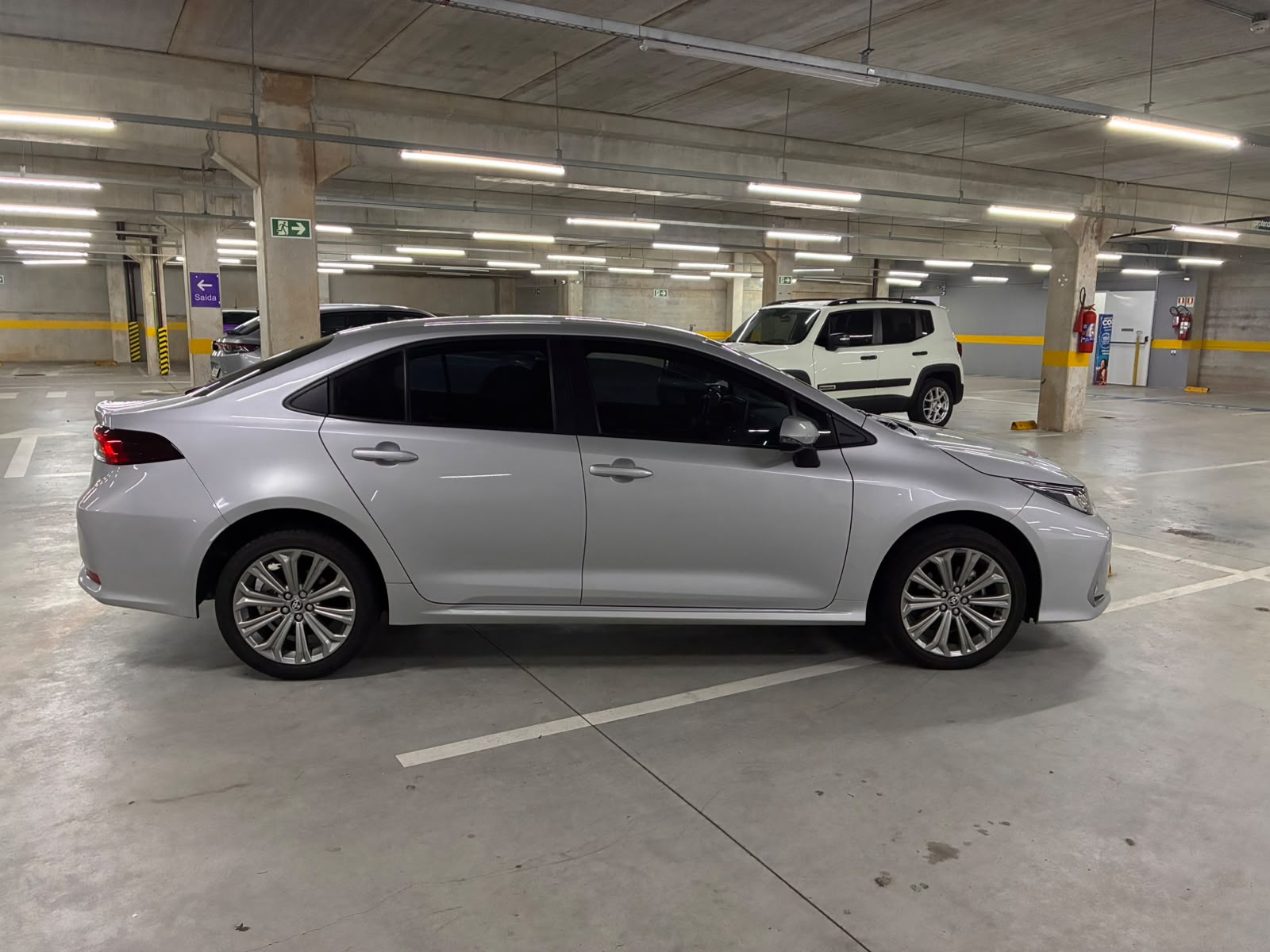 Toyota Corolla XEi 2.0 8.700 km - Imagem 2